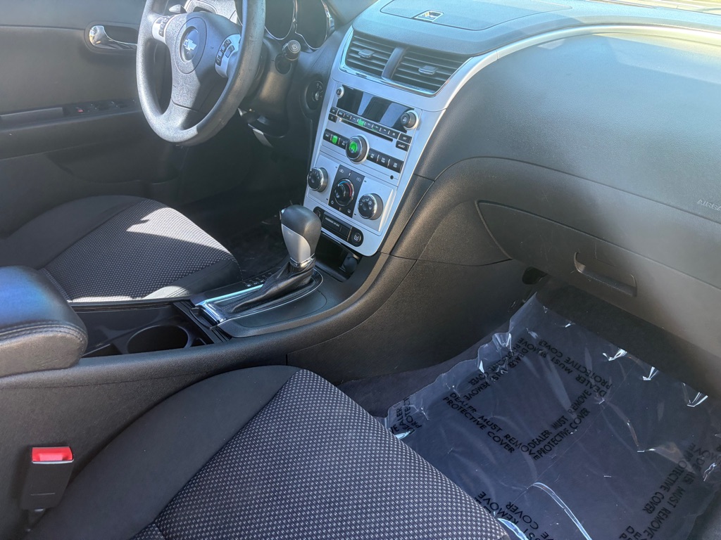 Additional photo of vehicle.