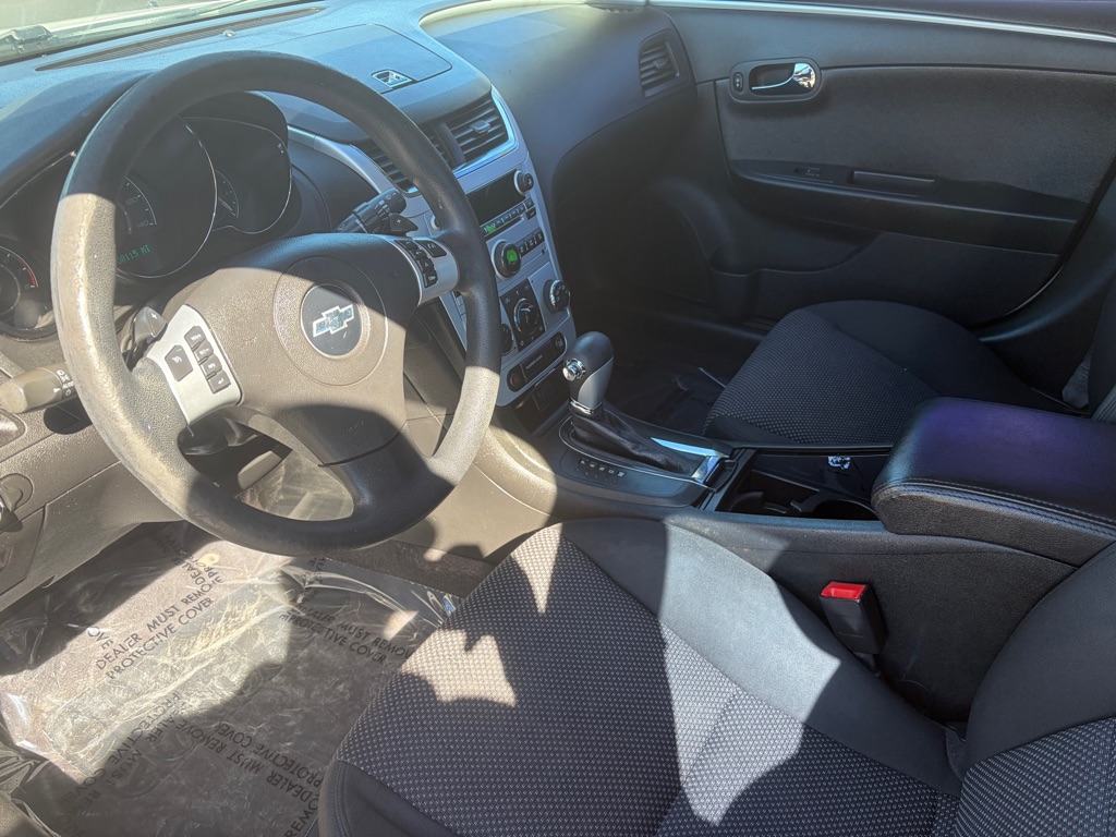 Additional photo of vehicle.