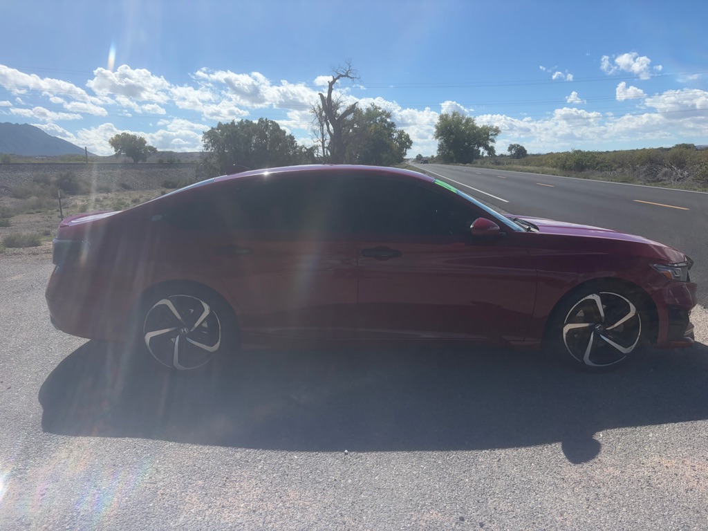 Additional photo of vehicle.