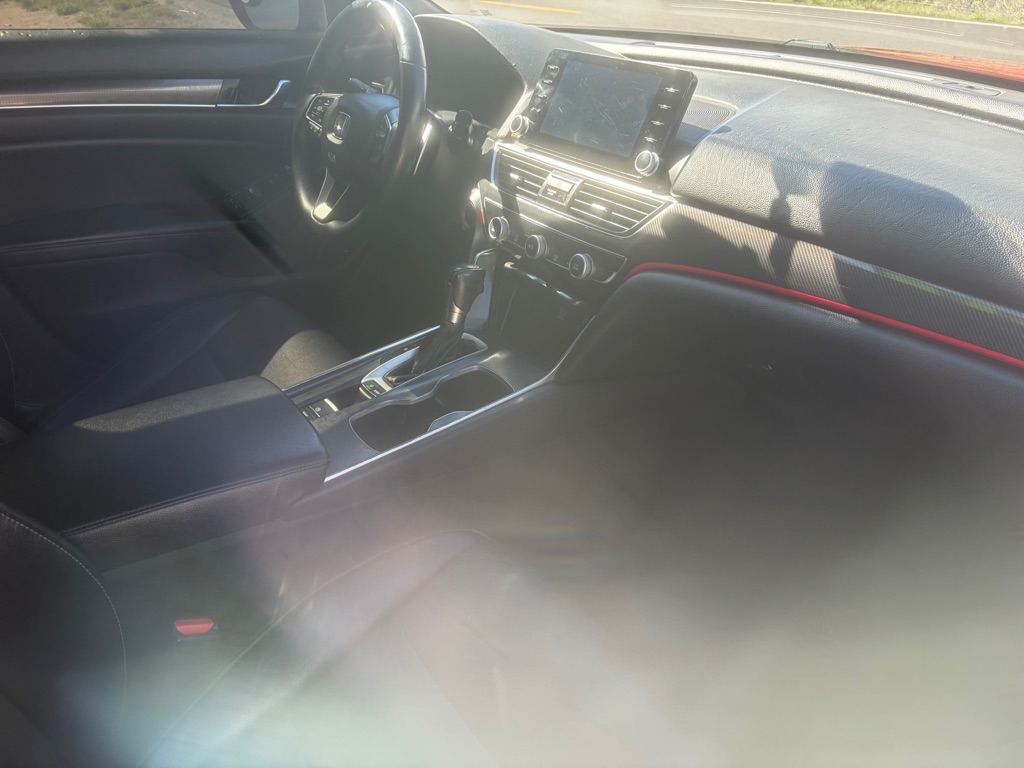 Additional photo of vehicle.