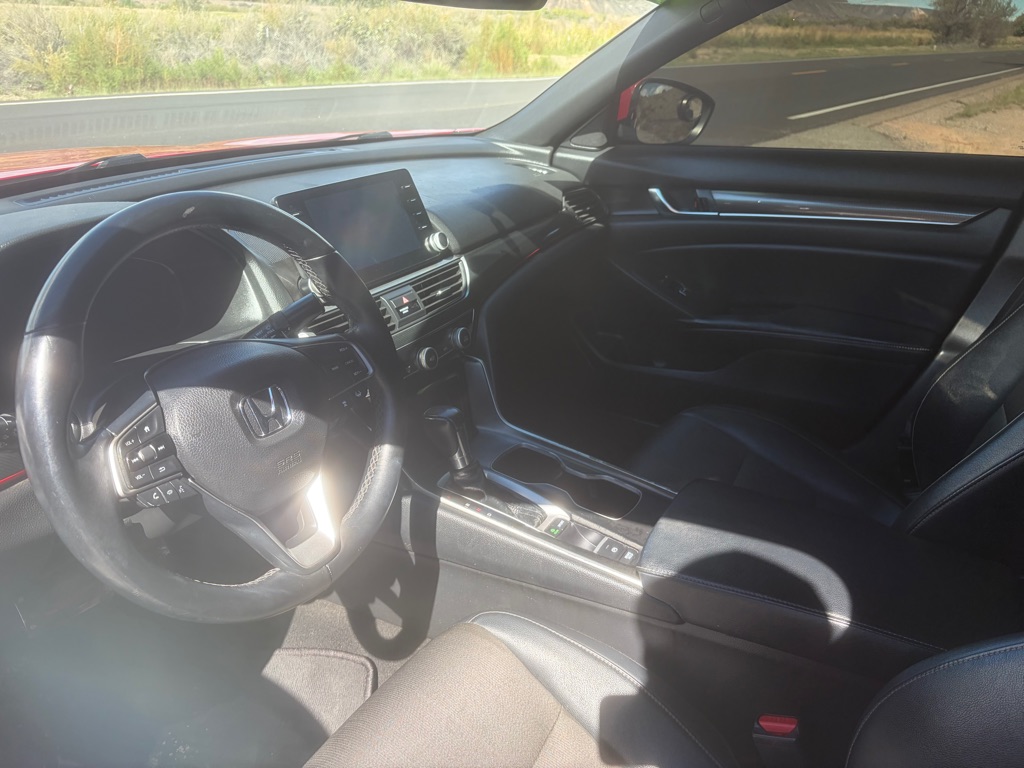 Additional photo of vehicle.