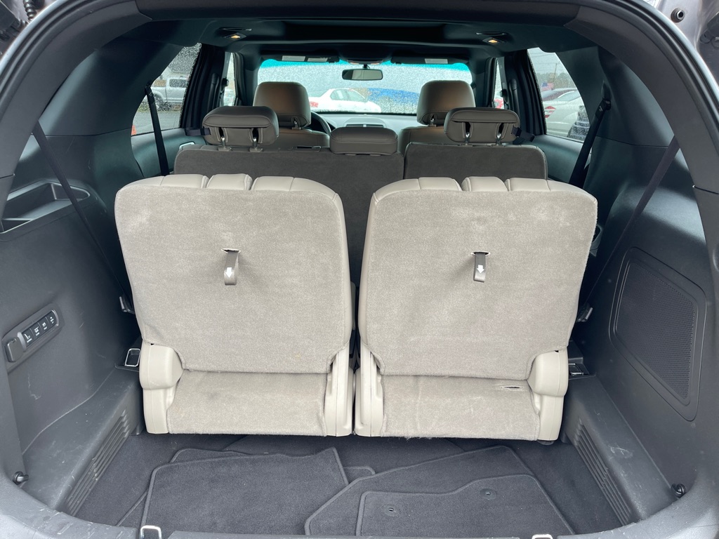 Photo 18 of this FORD EXPLORER