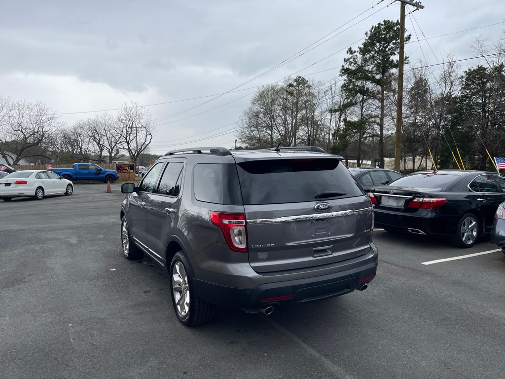 Photo 4 of this FORD EXPLORER