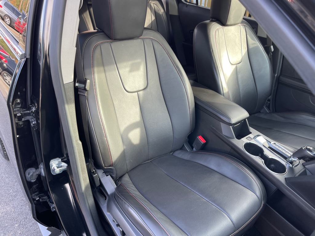 Photo 15 of this CHEVROLET EQUINOX