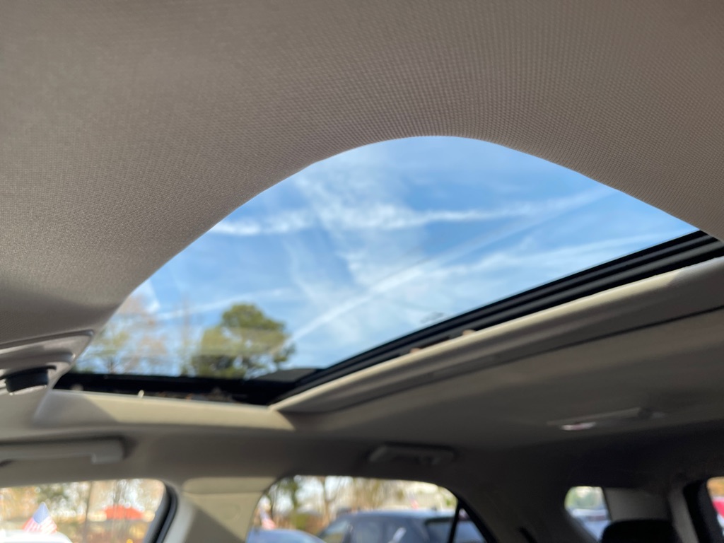 Photo 25 of this CHEVROLET EQUINOX