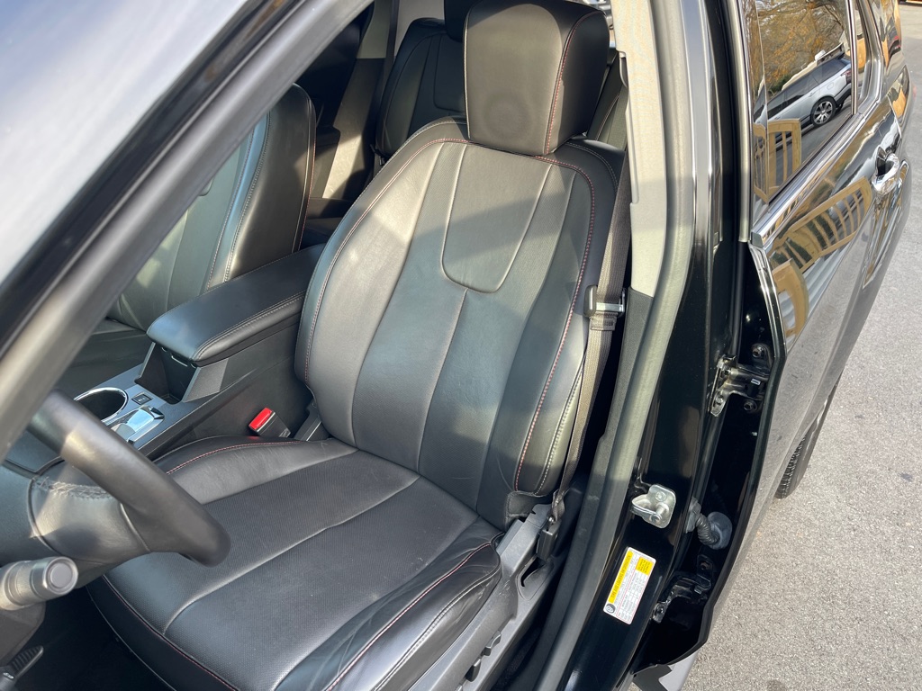 Photo 9 of this CHEVROLET EQUINOX
