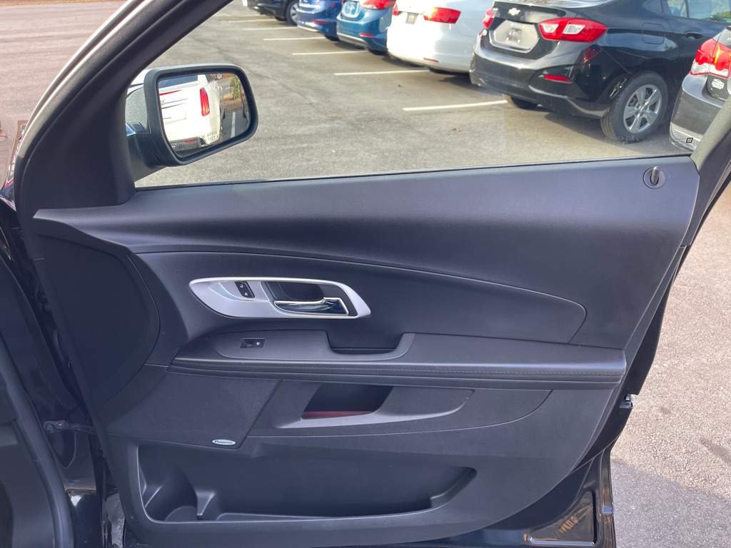 Photo 16 of this CHEVROLET EQUINOX