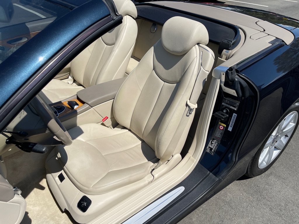 Photo 13 of this MERCEDES-BENZ SL