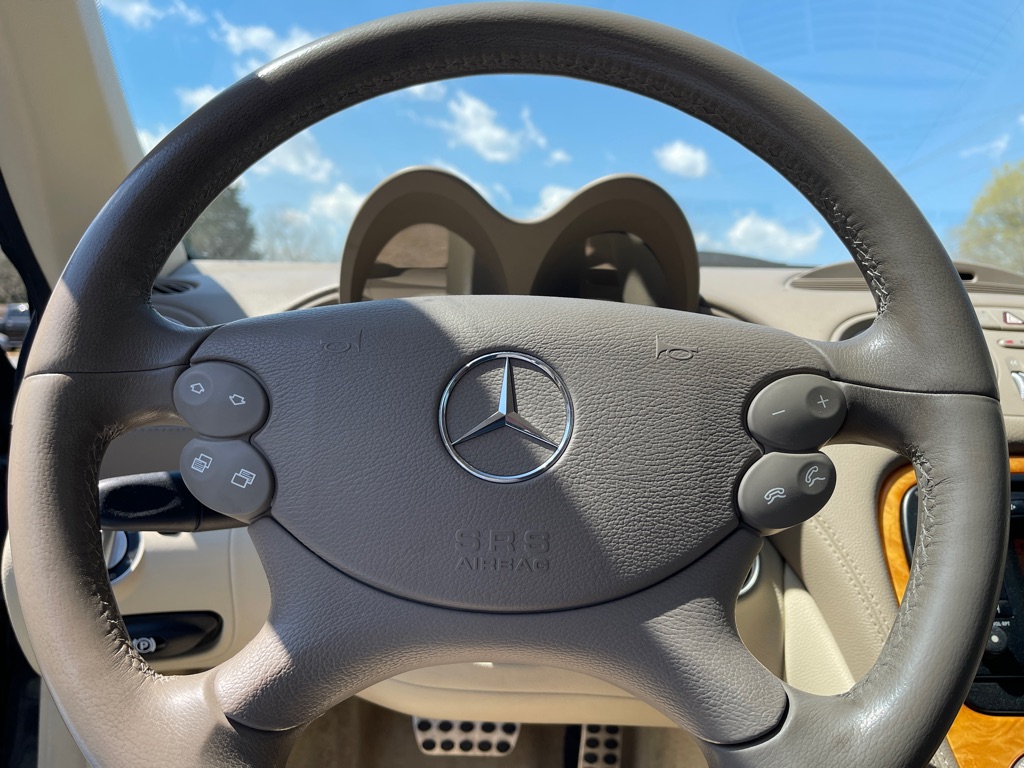 Photo 25 of this MERCEDES-BENZ SL
