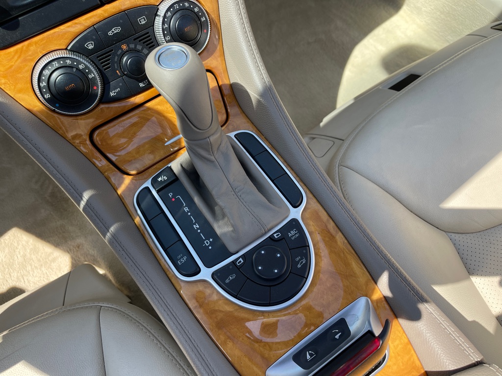 Photo 22 of this MERCEDES-BENZ SL