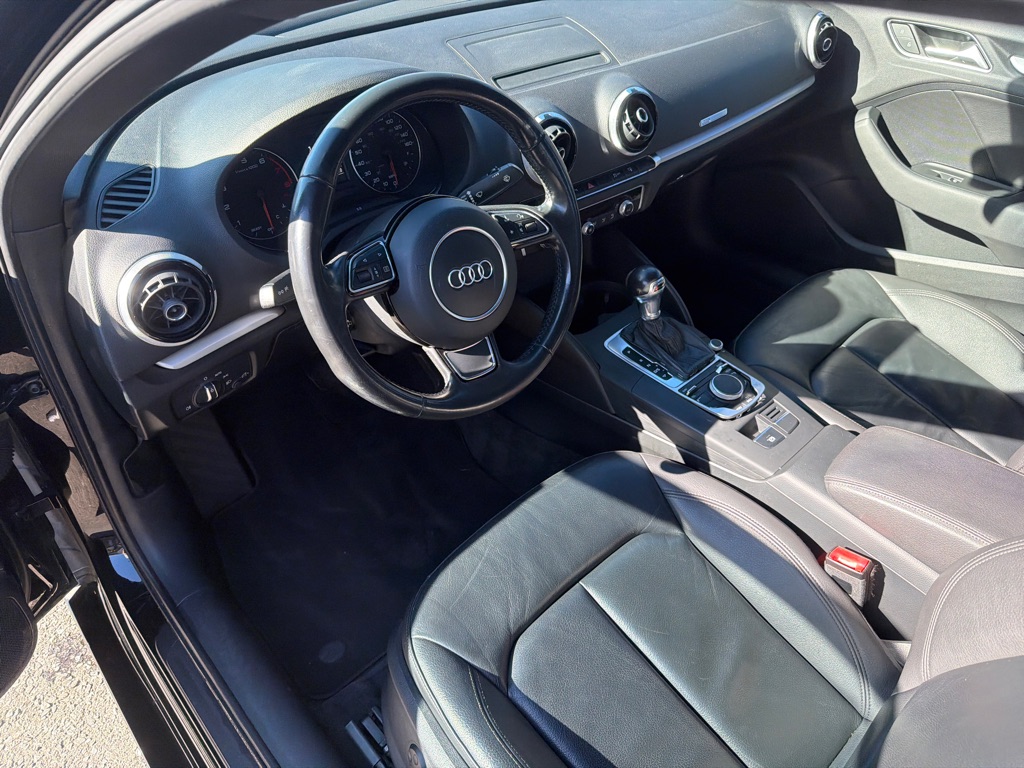 Photo 8 of this AUDI A3