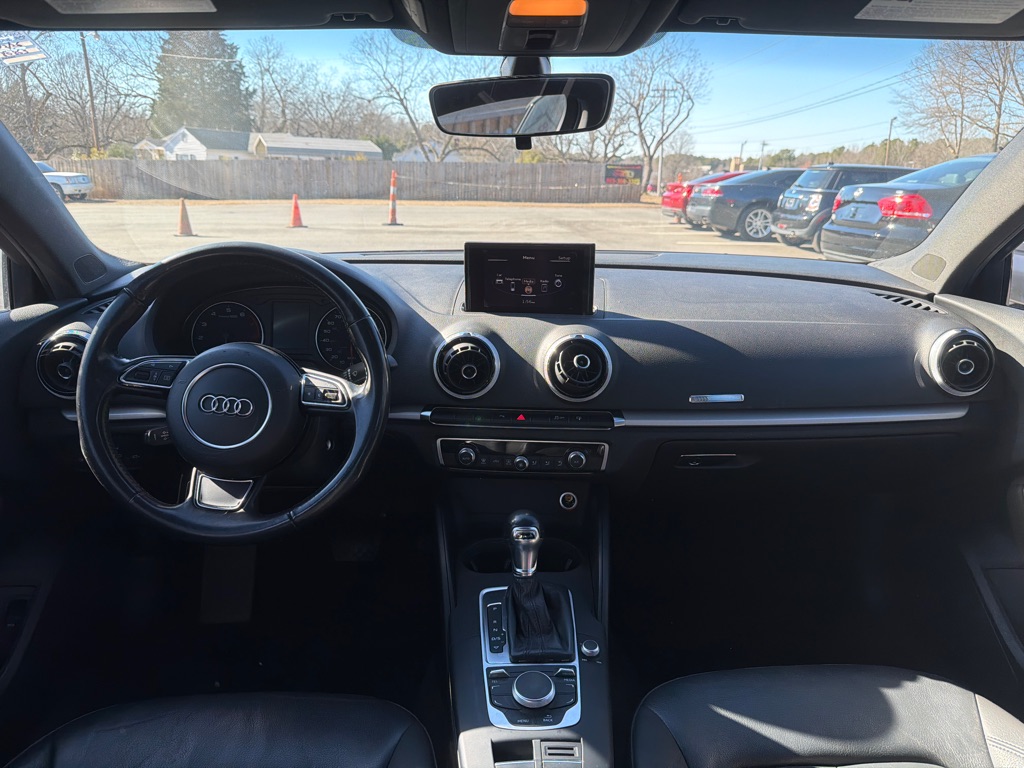 Photo 17 of this AUDI A3