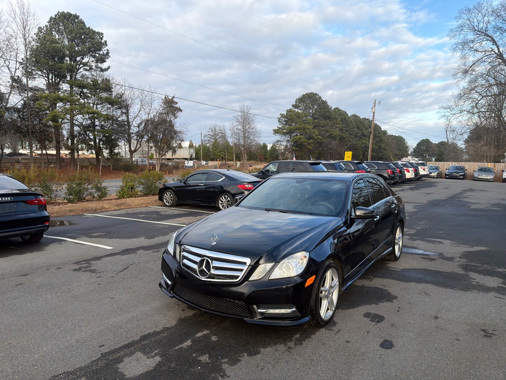 Photo 2 of this MERCEDES-BENZ E-CLASS