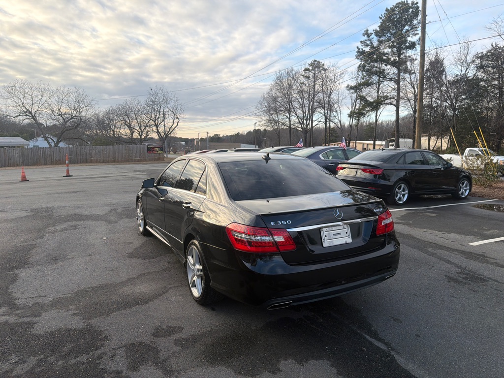 Photo 4 of this MERCEDES-BENZ E-CLASS