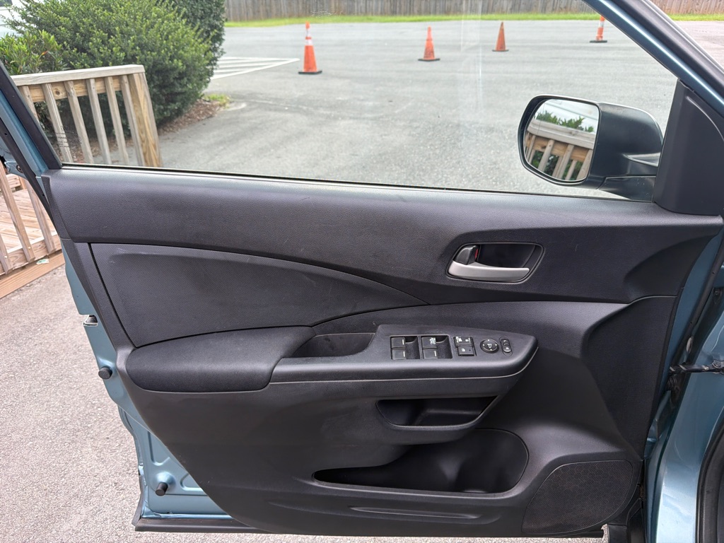 Photo 10 of this HONDA CR-V