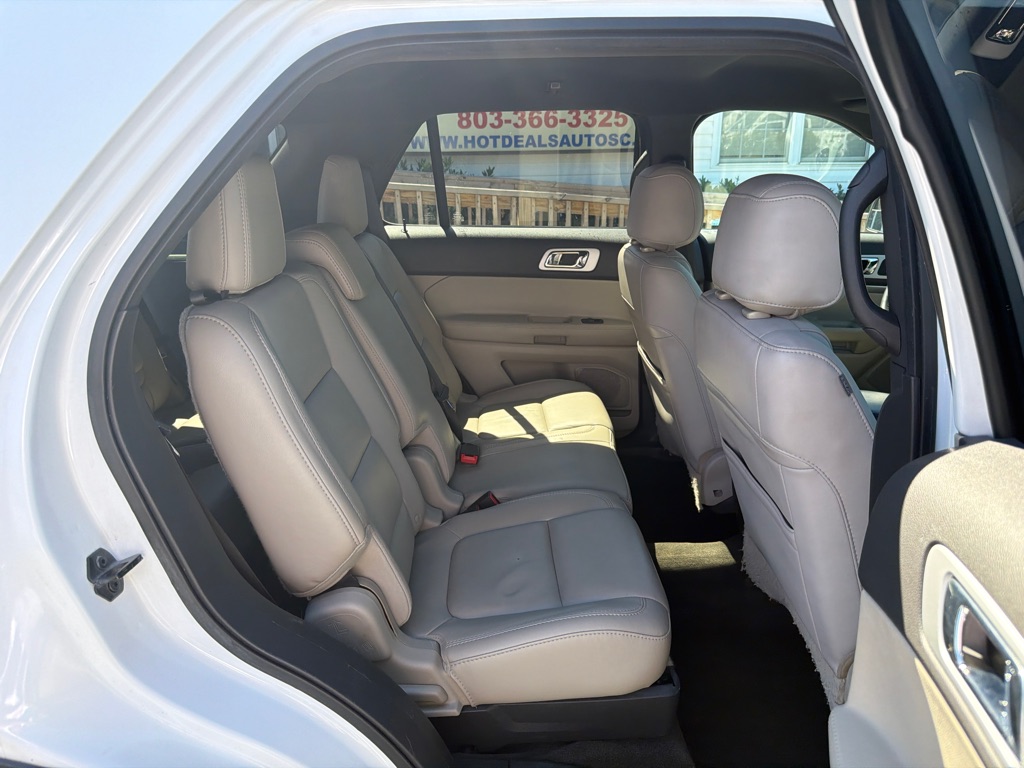 Photo 13 of this FORD EXPLORER