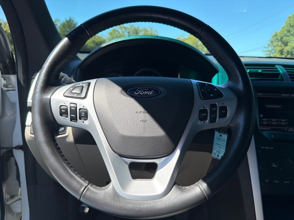 Photo 22 of this FORD EXPLORER