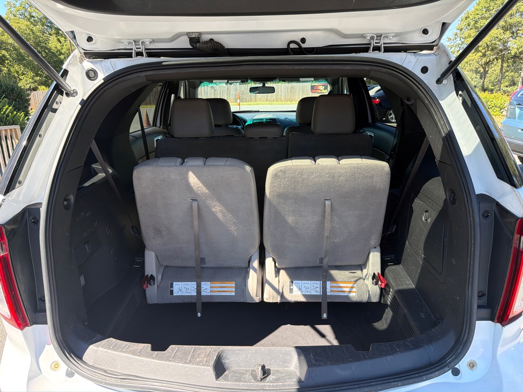 Photo 18 of this FORD EXPLORER