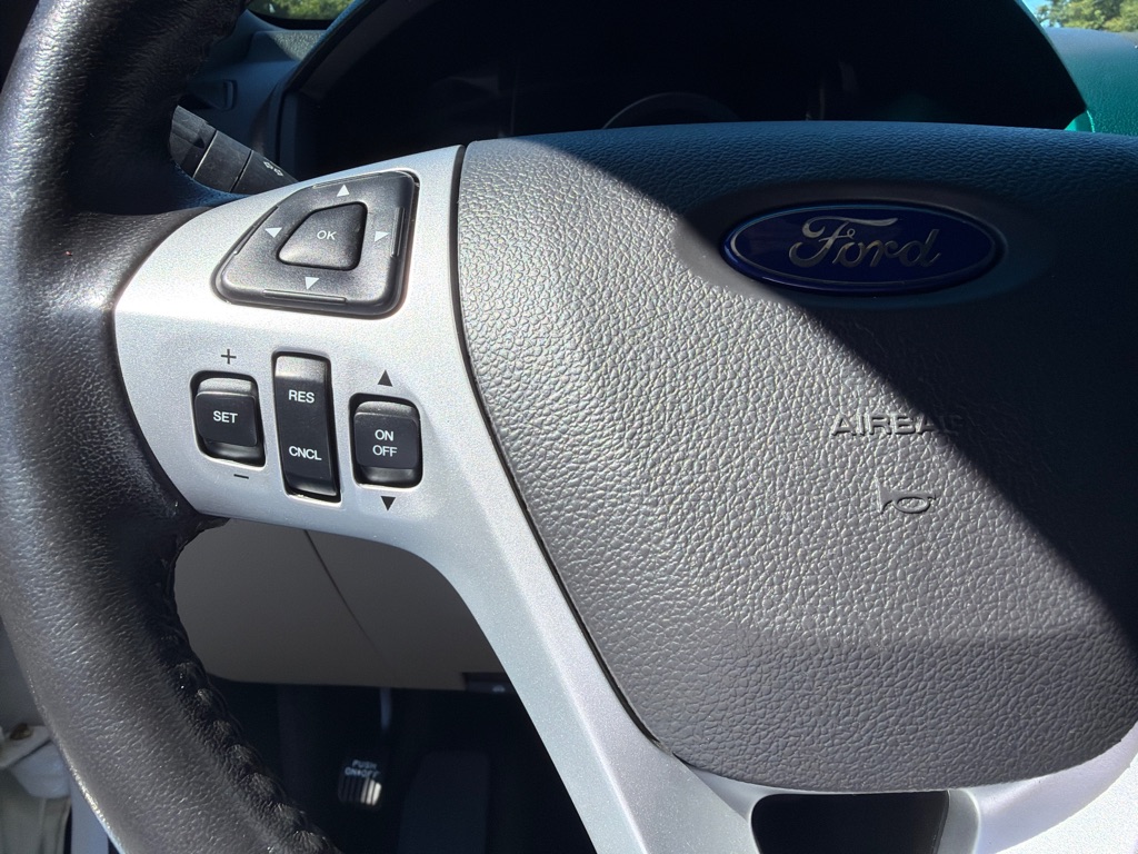 Photo 23 of this FORD EXPLORER
