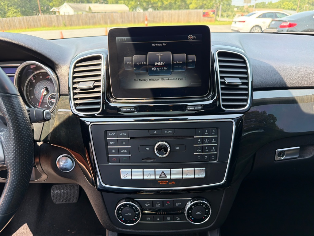 Photo 19 of this MERCEDES-BENZ GLE