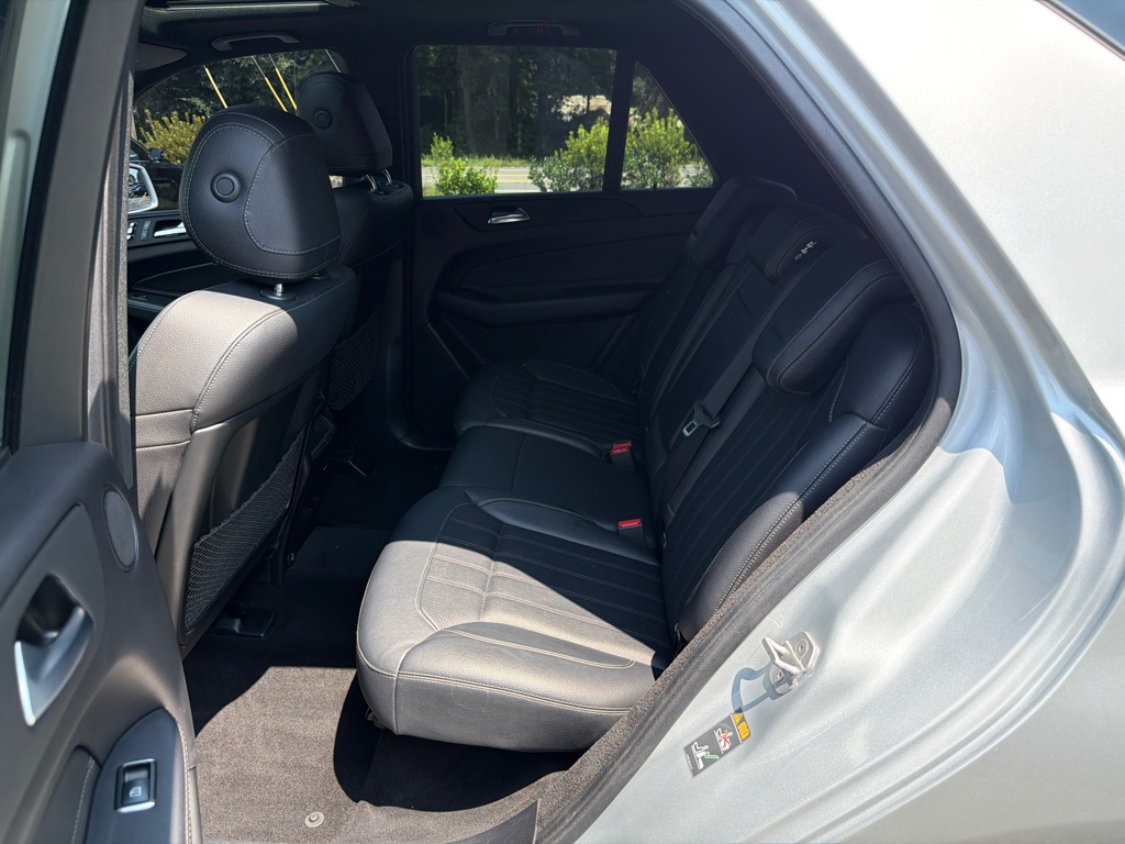 Photo 11 of this MERCEDES-BENZ GLE