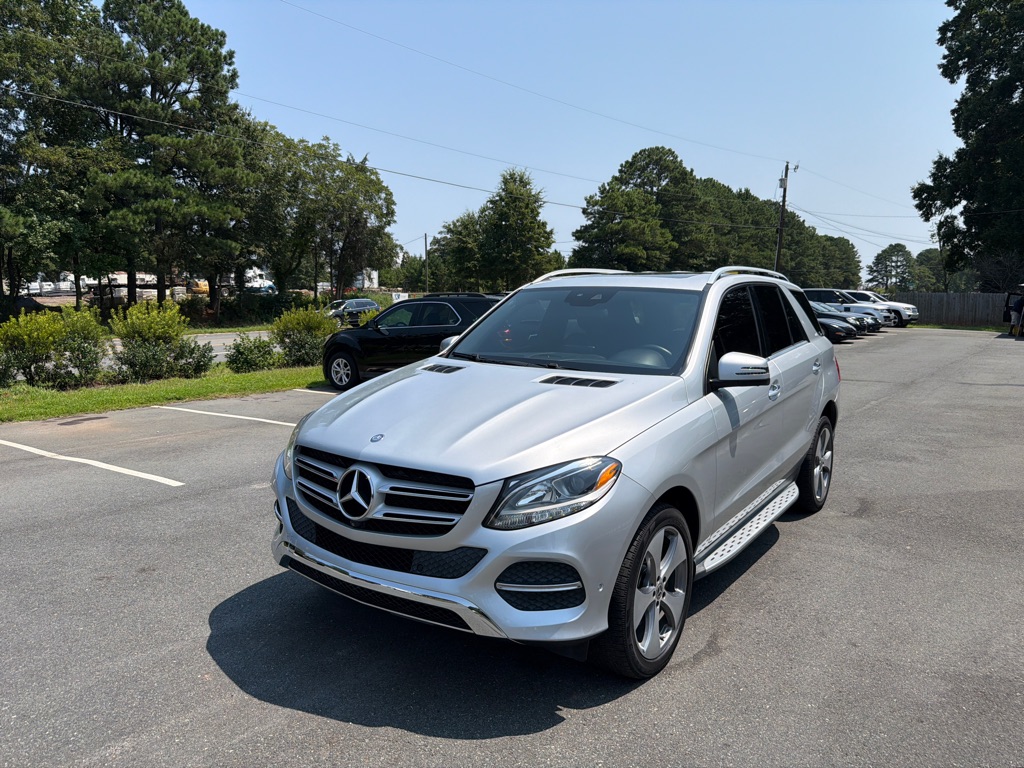 Photo 2 of this MERCEDES-BENZ GLE