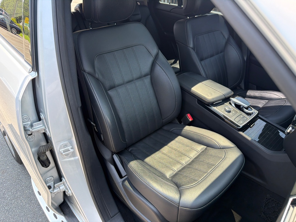 Photo 15 of this MERCEDES-BENZ GLE