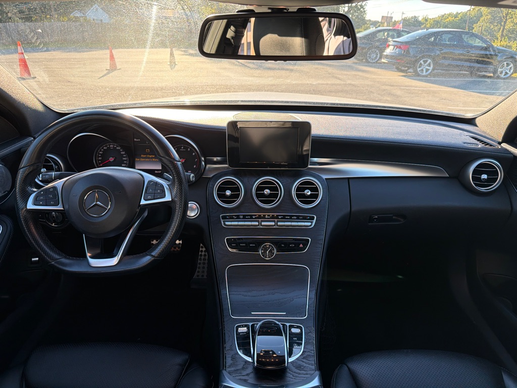 Photo 18 of this MERCEDES-BENZ C-CLASS