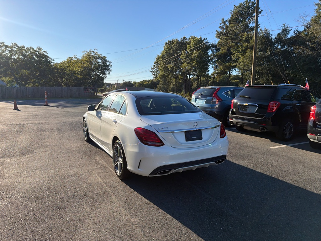 Photo 4 of this MERCEDES-BENZ C-CLASS