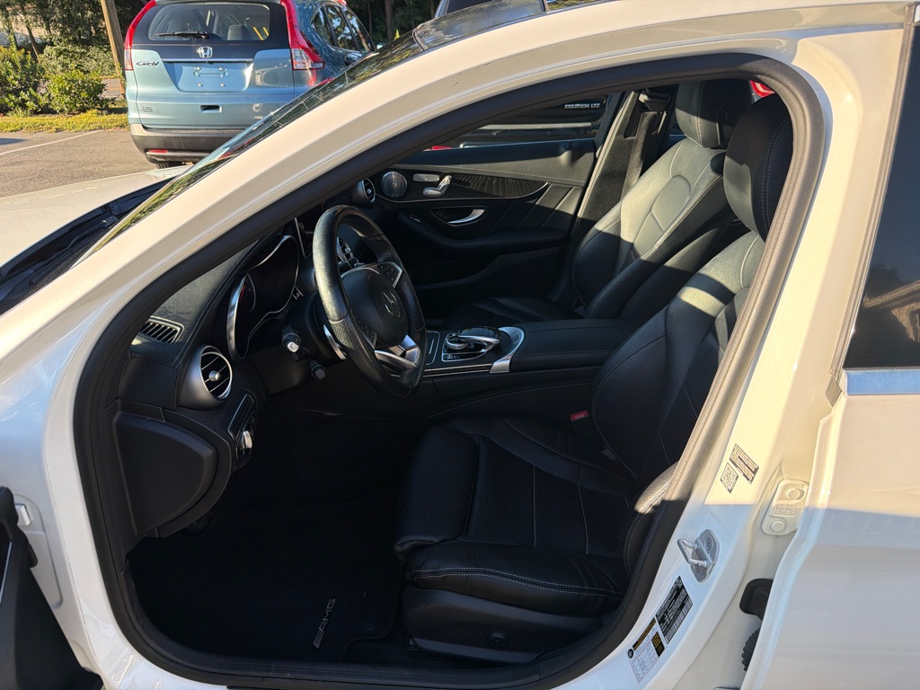 Photo 7 of this MERCEDES-BENZ C-CLASS