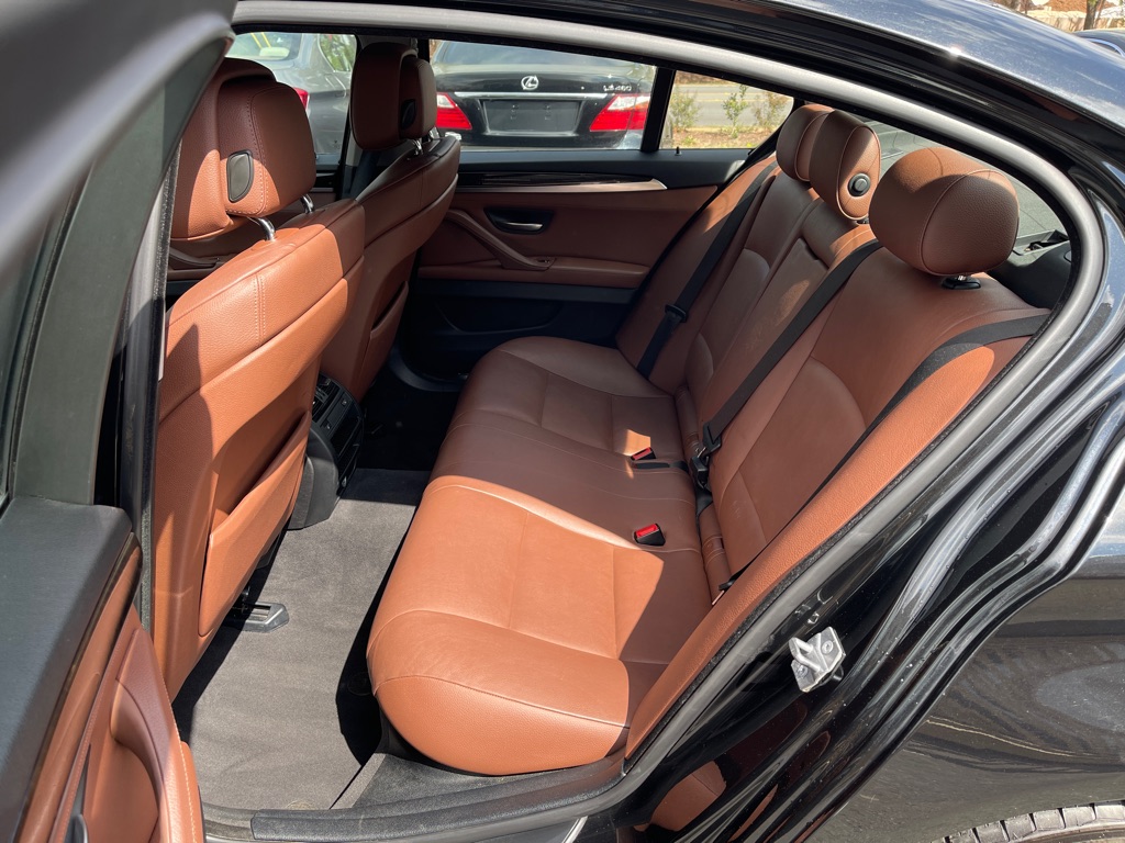 Photo 11 of this BMW 528