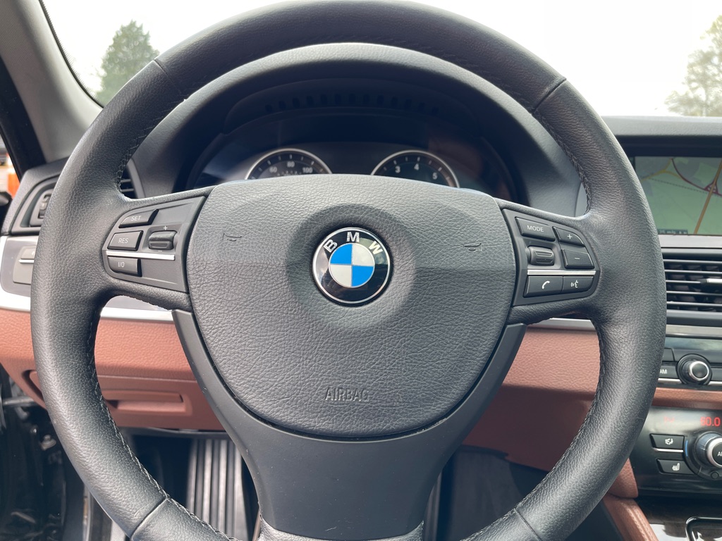 Photo 22 of this BMW 528