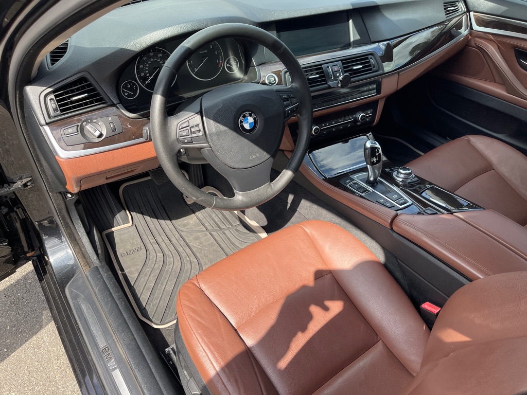 Photo 8 of this BMW 528