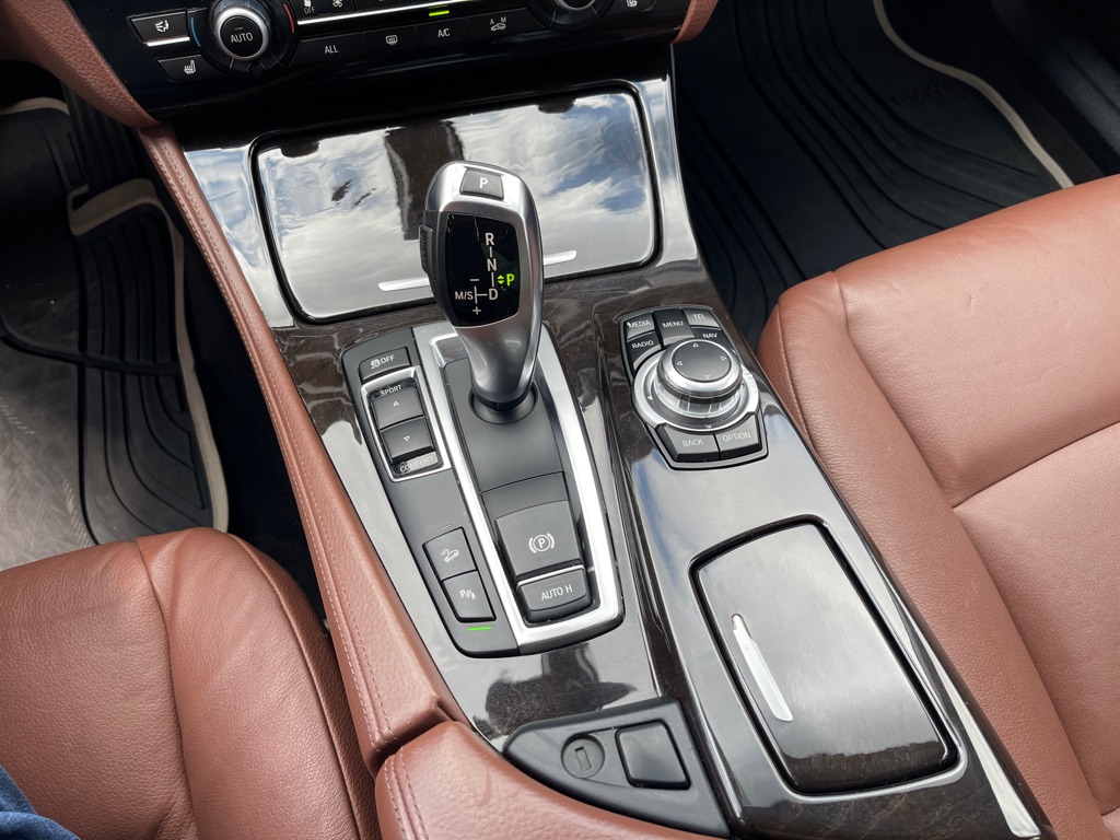 Photo 21 of this BMW 528