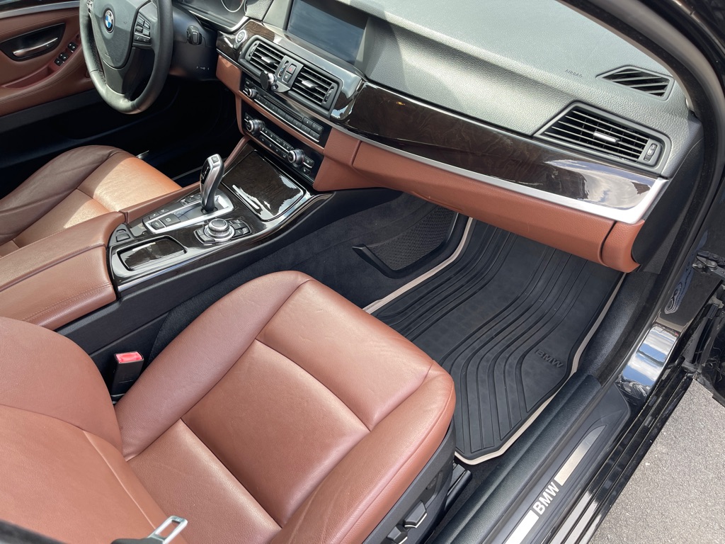 Photo 14 of this BMW 528