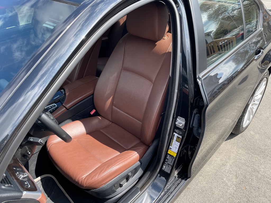 Photo 9 of this BMW 528