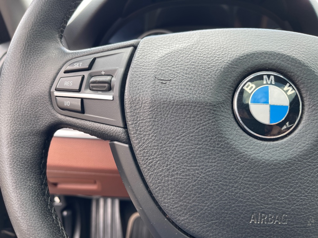 Photo 23 of this BMW 528