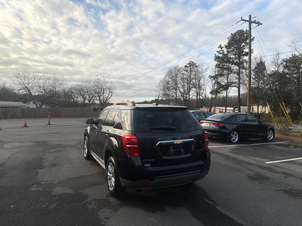 Photo 4 of this CHEVROLET EQUINOX