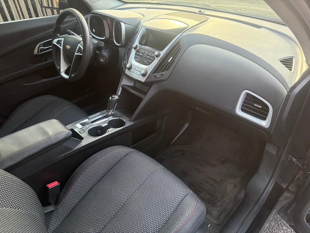Photo 14 of this CHEVROLET EQUINOX