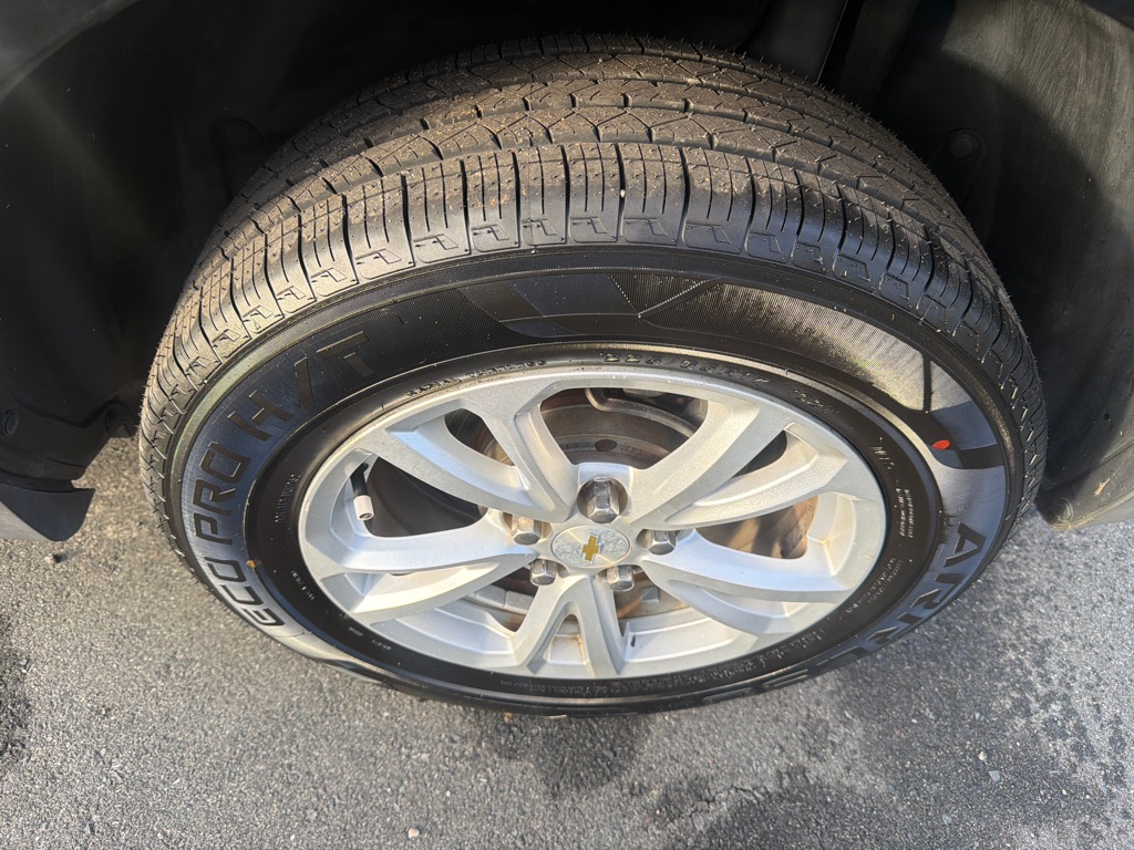 Photo 26 of this CHEVROLET EQUINOX