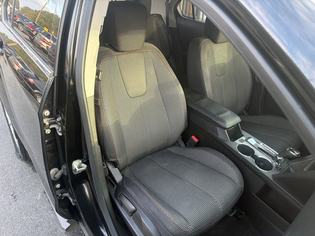 Photo 15 of this CHEVROLET EQUINOX