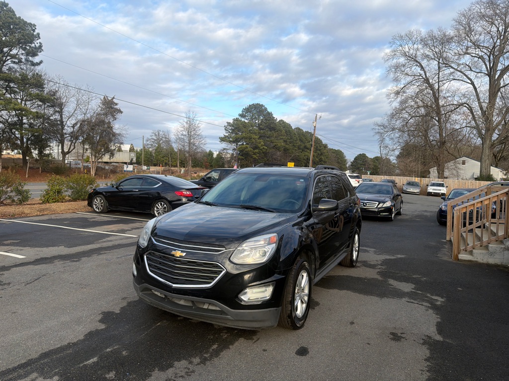 Photo 2 of this CHEVROLET EQUINOX