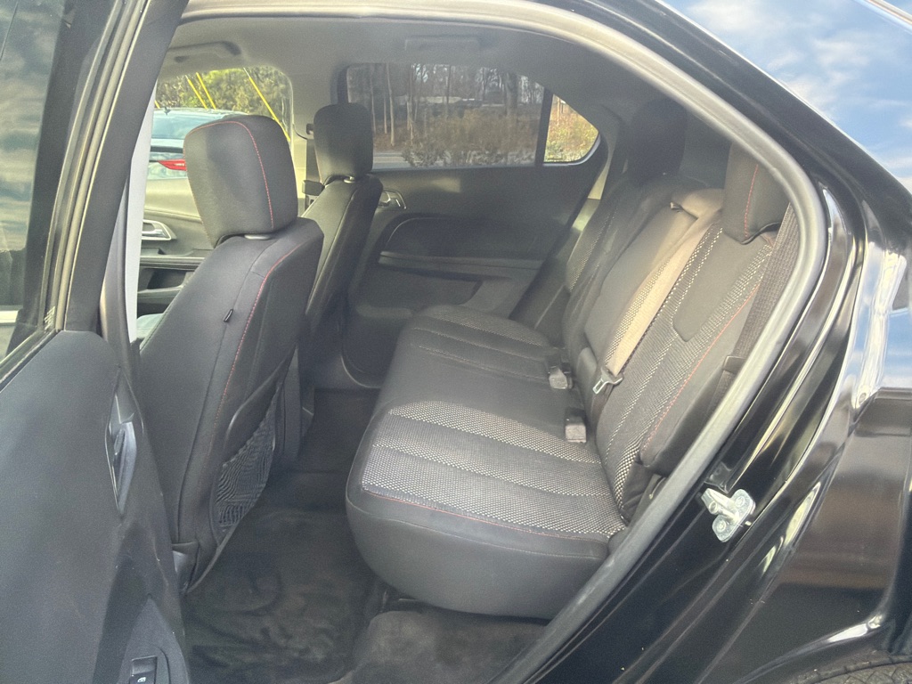 Photo 11 of this CHEVROLET EQUINOX