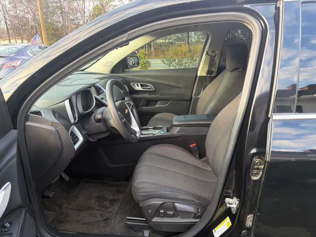 Photo 7 of this CHEVROLET EQUINOX