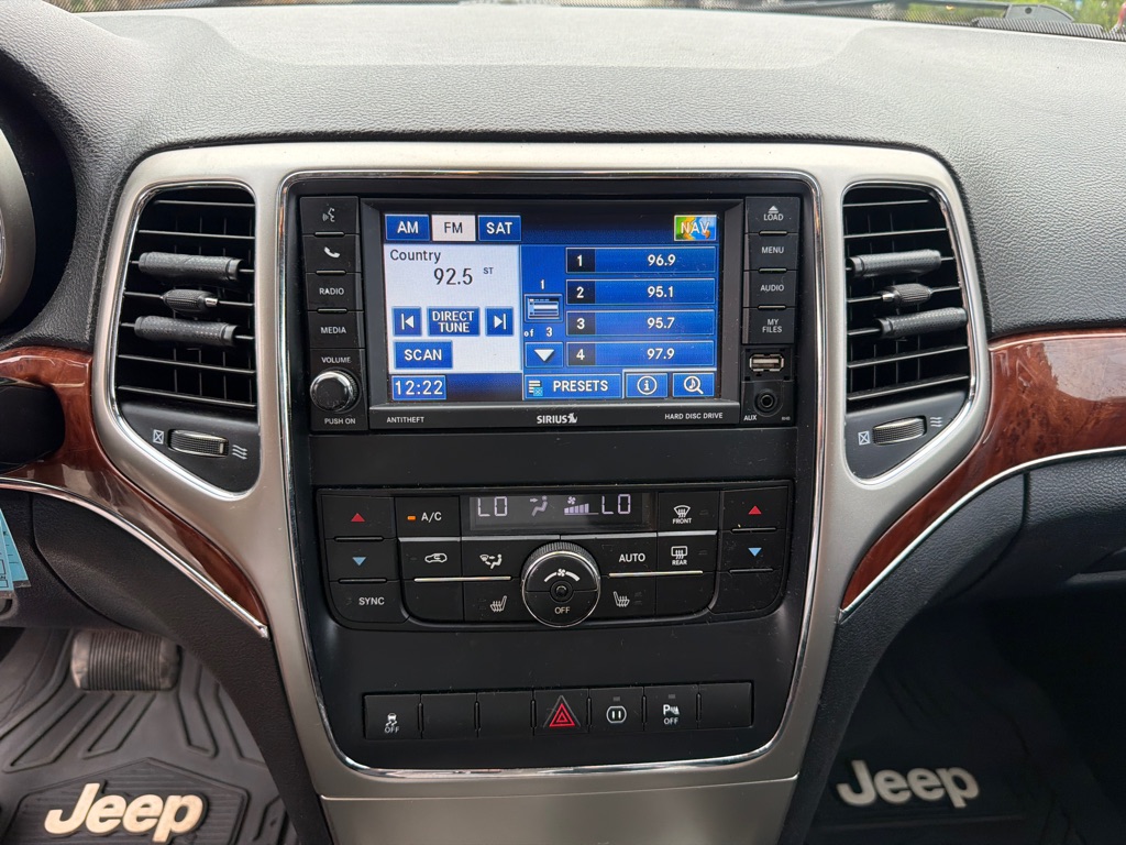 Photo 19 of this JEEP GRAND CHEROKEE