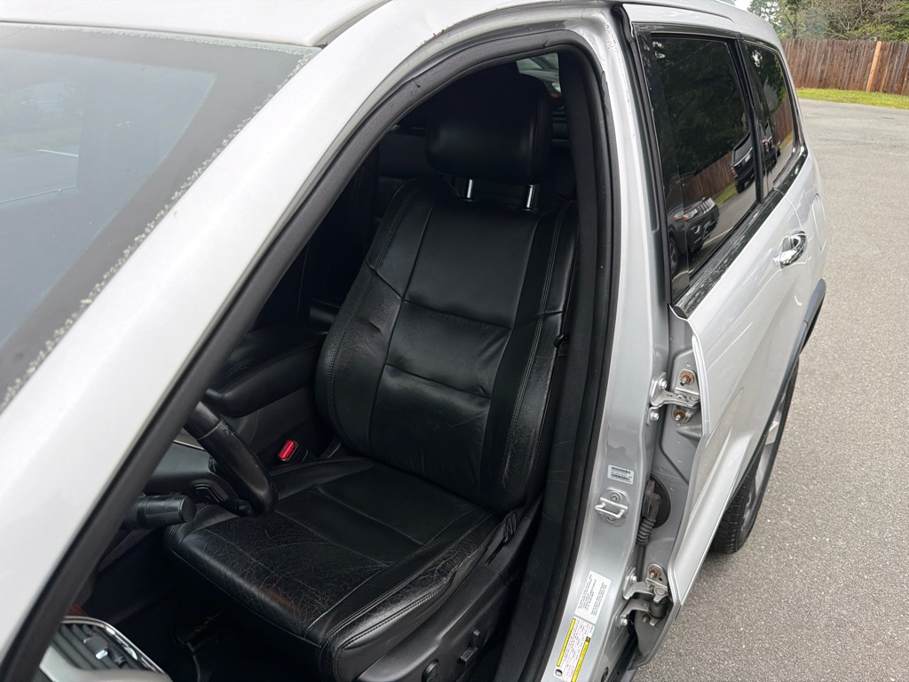Photo 9 of this JEEP GRAND CHEROKEE