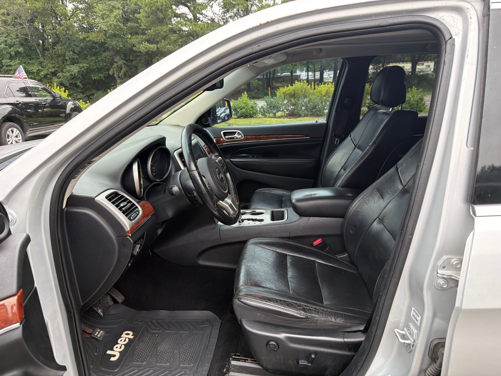 Photo 7 of this JEEP GRAND CHEROKEE