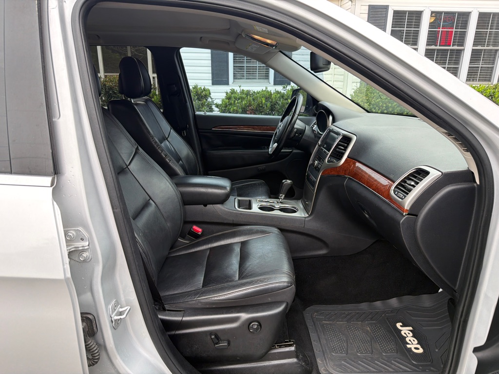 Photo 13 of this JEEP GRAND CHEROKEE