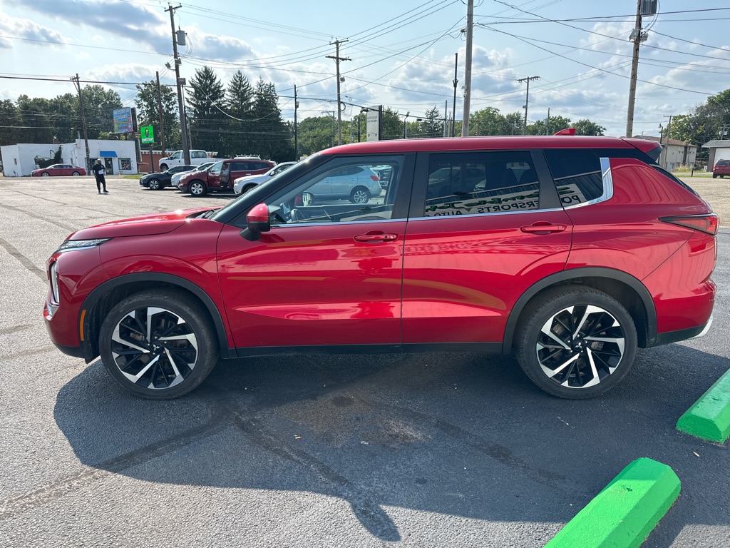 Photo 4 of 2024 MITSUBISHI OUTLANDER SE