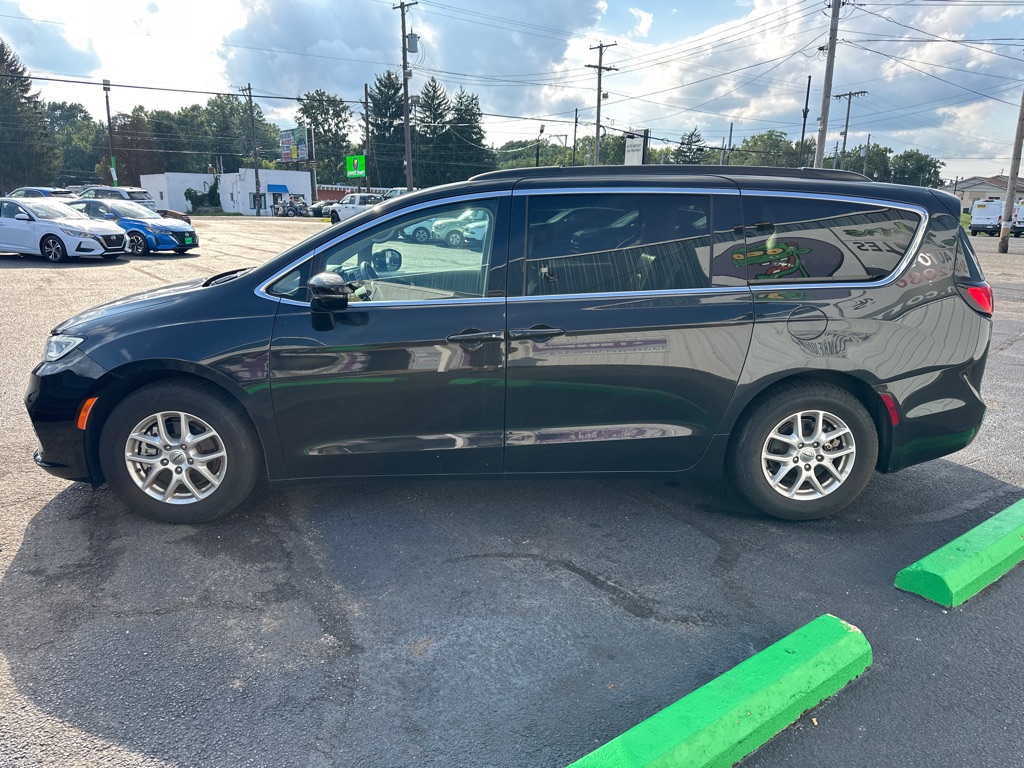 2022 CHRYSLER PACIFICA TOURING L - Image 4